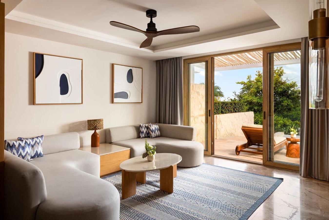 Preferred Club Master Suite Ocean Front Private Pool